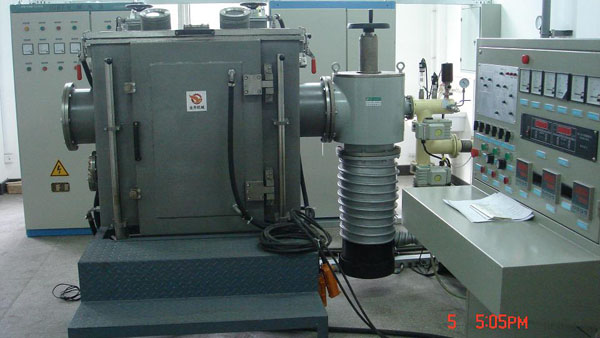 高(gāo)溫合金真(zhēn)空熔煉-凝(níng)固控制實(shi)驗爐
